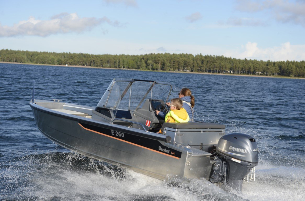BUSTER M2 2024 motorový čln s dvomi konzolami 4,86 m + YAMAHA F40 FETL