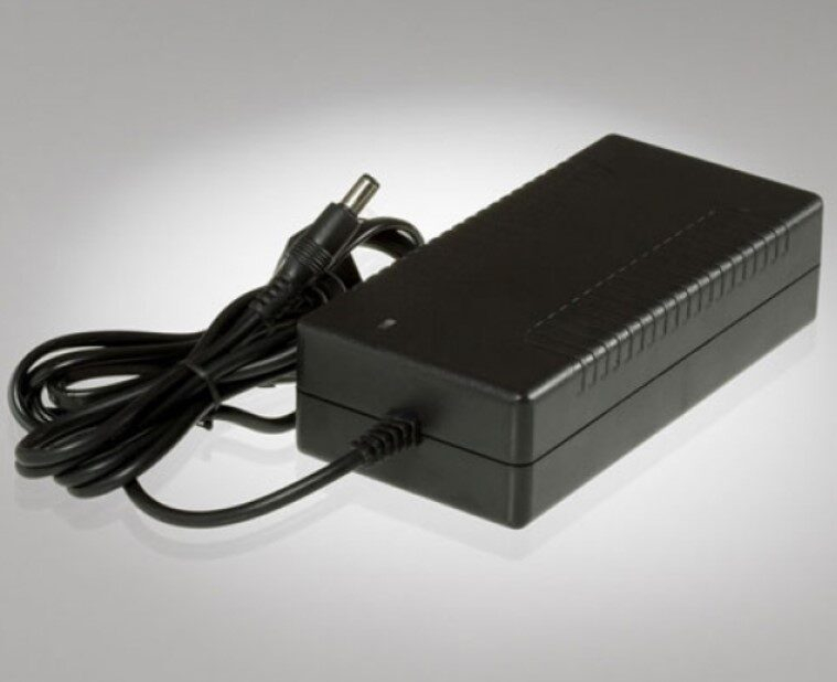 Nabíjačka 40 W pre Torqeedo Travel 503/1003 a Ultralight 403