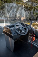 BUSTER XSr motorový čln s bočnou konzolou - 4,18 m