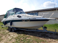CROWNLINE 26 kajutová motorová yachta s prívesom