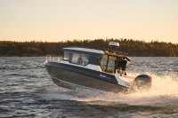 BUSTER MAGNUM CABIN 2024 motorový čln hliníkový 7,58 m + YAMAHA F300 XSBB