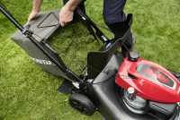 HONDA HRN 536 VK - benzínová kosačka 53cm, autosytič, variabilná rýchlosť pojazdu, Versamow mulčovanie