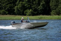BUSTER XSr motorový čln s bočnou konzolou - 4,18 m