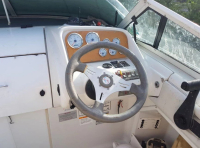 CHRIS CRAFT 232 CROWN kajutová motorová jachta s kuchyňou a kúpeľňou