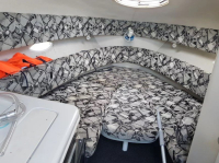 CHRIS CRAFT 232 CROWN kajutová motorová jachta s kuchyňou a kúpeľňou