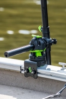 RAILBLAZA HEXX Gunnel Track Mount – Robustný držiak pre montáž na palubné lišty