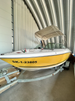 Motorový čln Monterey 180 FS (2005) s prívesom
