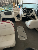 Motorový čln Monterey 180 FS (2005) s prívesom