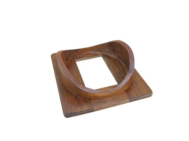 Drevený podstavec pre potápačskú prilbu 1170 – 48 × 43 × 13 cm