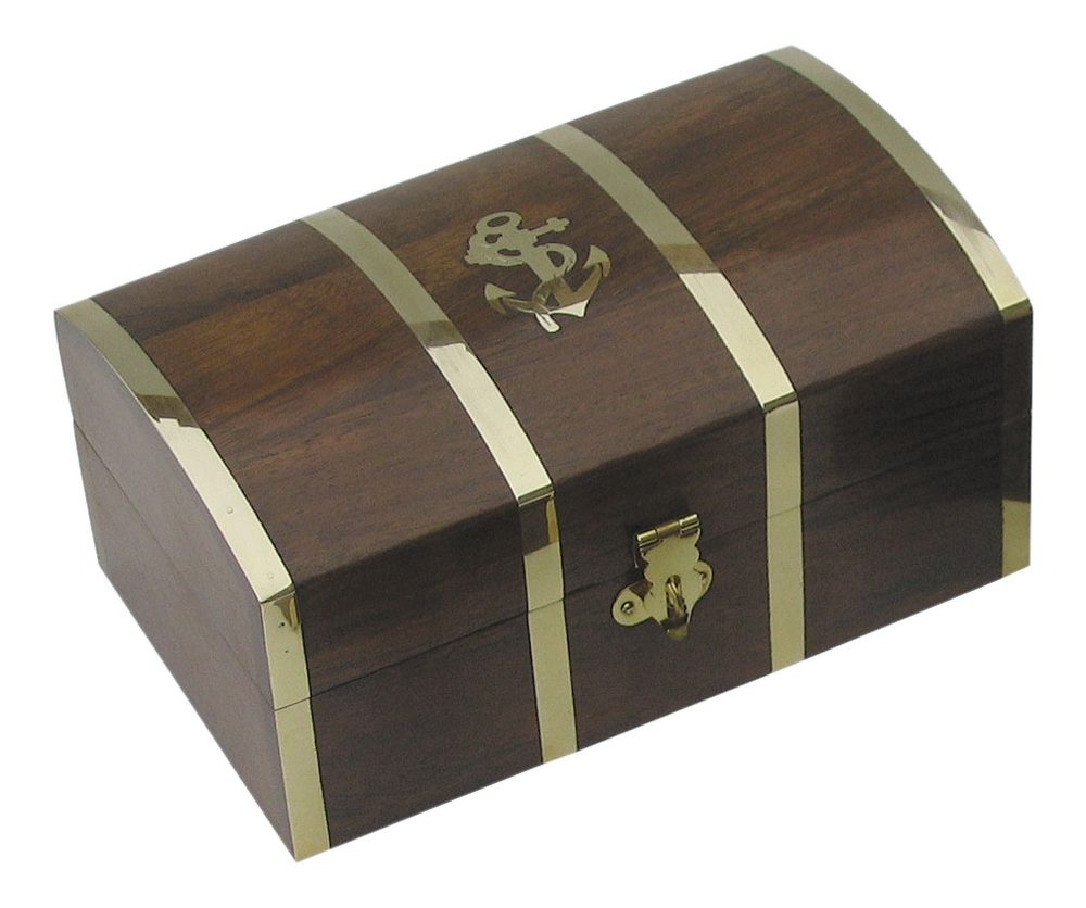Truhlica na poklad, drevo a mosadz – 18 × 11 × 8,5 cm