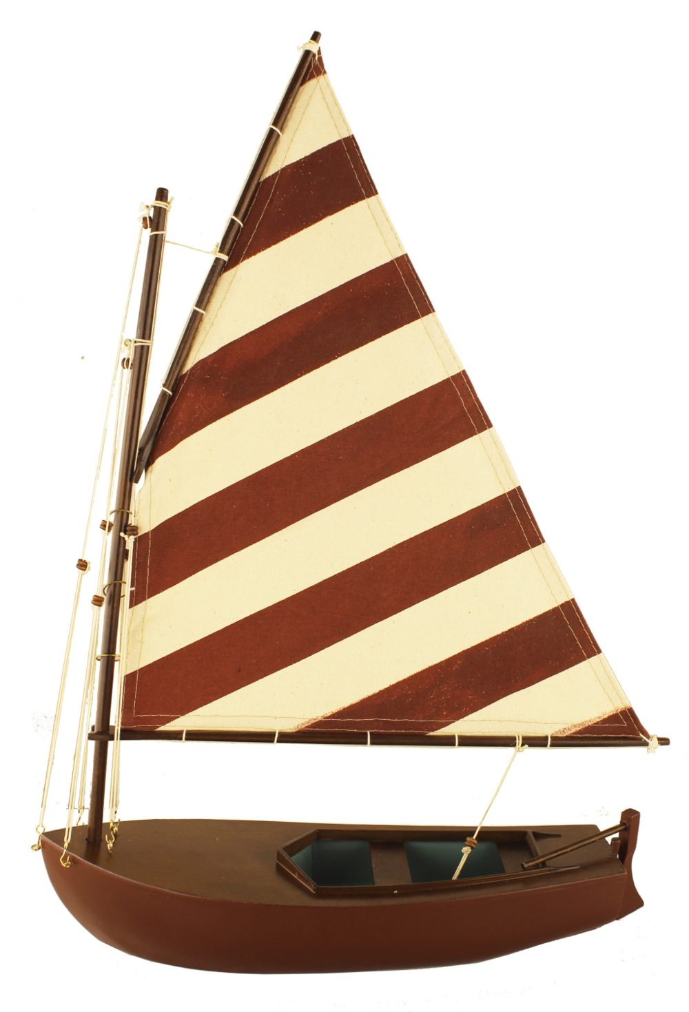 Model plachetnice drevený s látkovými plachtami, červenohnedý – 35 × 11 × 50 cm