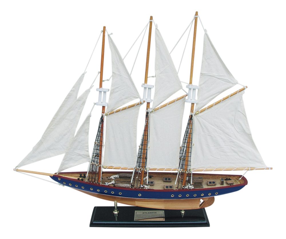 Model plachetnice Atlantic s mosadzným štítkom – dĺžka 71 cm, výška 56 cm