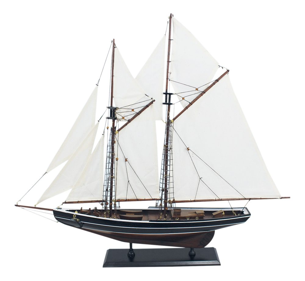 Model plachetnice Bluenose, drevo s látkovými plachtami – dĺžka 74 cm, výška 66 cm