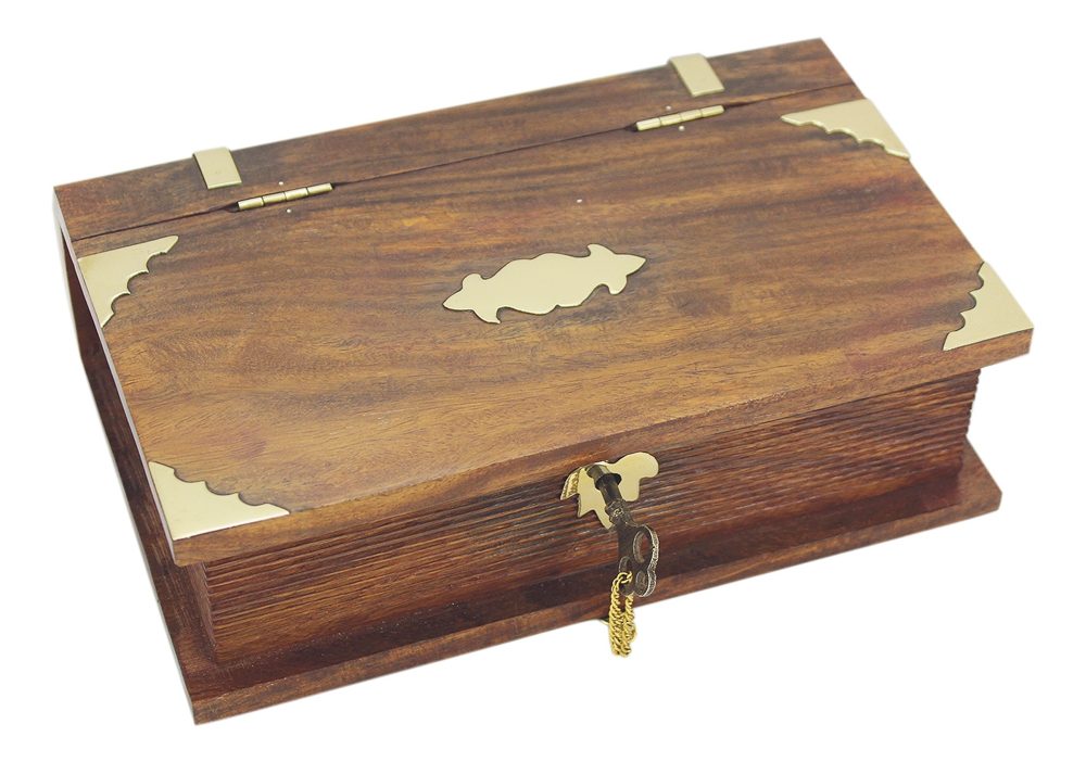 Krabička v tvare knihy so zámkom, drevo a mosadz – 21 × 13,5 × 6 cm