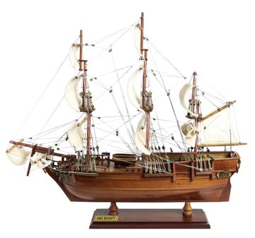 Model obchodnej lode HMS Bounty z dreva a kovu – 49 × 16,5 × 44 cm