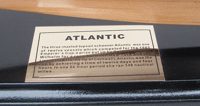 Model plachetnice Atlantic s mosadzným štítkom – dĺžka 71 cm, výška 56 cm