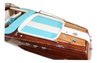 Model motorového člna z dreva, kovu a kože – dĺžka 51 cm