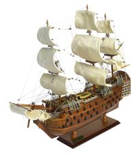 Model vojnovej lode HMS Victory z dreva a kovu – 49 × 16,5 × 44 cm