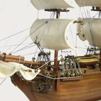 Model obchodnej lode HMS Bounty z dreva a kovu – 49 × 16,5 × 44 cm