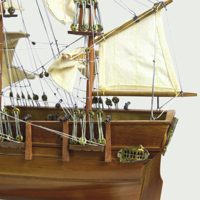 Model obchodnej lode HMS Bounty z dreva a kovu – 49 × 16,5 × 44 cm