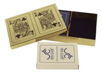 Krabička na karty mosadzná s 2 balíčkami (110 kariet) – 14 × 10 × 2,3 cm