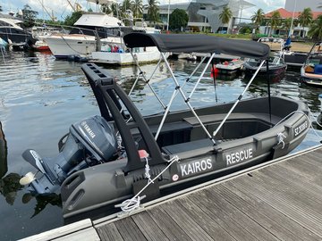 WHALY 400 plastový čln z polyetylénu - 3,95 m, 210 kg