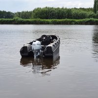 WHALY 400 plastový čln z polyetylénu - 3,95 m, 210 kg