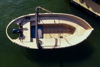 WHALY 450 CLASSIC plastový čln z polyetylénu - 4,37 m, 390 kg