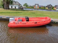 WHALY 455 plastový čln z polyetylénu - 4,50 m, 290 kg