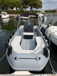 WHALY 620R plastový čln z polyetylénu - 6,20 m, 680 kg