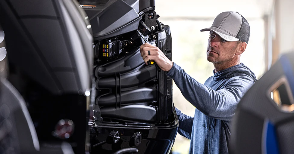 1. Autorizovaný predaj a servis lodných motorov