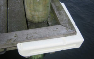 DANFENDER MINIDOC Pontónový rohový nárazník biely 950 x 52 x 120 mm – Obrázok 1