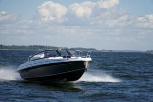 YAMARIN CROSS 75 BR 2024 motorový čln hliníkový + YAMAHA F300 XCB – Obrázok 9