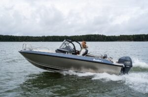 BUSTER X motorový čln s dvomi konzolami - 5,35 m – Obrázok 12