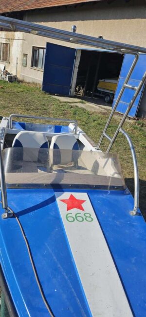 Laminátový motorový čln 3,8 m – Obrázok 4