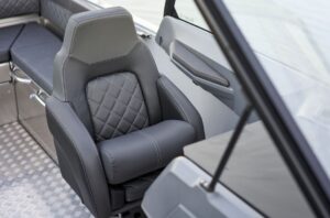 BUSTER SUPERMAGNUM 2024 motorový čln hliníkový 7,70 m + YAMAHA F300 XSB – Obrázok 12