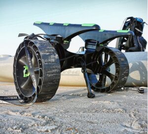 RAILBLAZA C-TUG R transportný vozík pre kajaky, kánoe a nafukovacie člny s kolieskami do pieskového terénu – Obrázok 1