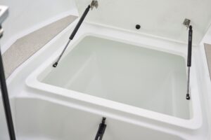 BUSTER MAGNUM CABIN 2024 motorový čln hliníkový 7,58 m + YAMAHA F300 XCB – Obrázok 22