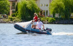 KOLIBRI Štít Dodger vysoký šedý pre člny KM300DL-KM360DSL – Obrázok 3