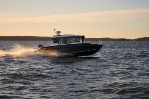 BUSTER MAGNUM CABIN 2024 motorový čln hliníkový 7,58 m + YAMAHA F300 XCB – Obrázok 27