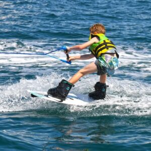 SPINERA Good Lines wakeboard 140 cm vrátane viazania 38-46 – Obrázok 6