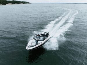 YAMARIN CROSS 57 BR VMAX 2024 motorový čln hliníkový – Obrázok 5