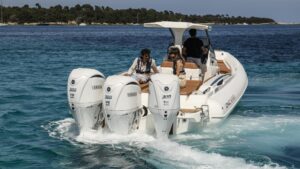 YAMAHA FL300 US2 (SBW) závesný lodný motor biely - dĺžka hriadeľa 30" / 76,2 cm (opačná rotácia vrtule) – Obrázok 4