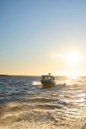 BUSTER MAGNUM CABIN 2024 motorový čln hliníkový 7,58 m + YAMAHA F300 XCB – Obrázok 5