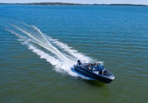 BUSTER XL VMAX 2024 motorový čln hliníkový 6,05 m + YAMAHA VF115 XA – Obrázok 1