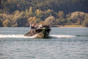 MARINE 500 Fish SC DLX hliníkový čln - 5,00m, 328kg – Obrázok 7