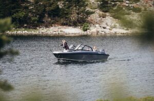 BUSTER XL motorový čln hliníkový - 6,05 m – Obrázok 6