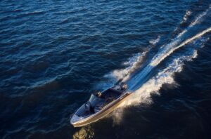 BUSTER SUPERMAGNUM 2024 motorový čln hliníkový 7,70 m + YAMAHA F300 XSB – Obrázok 6