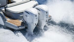 YAMAHA F250 US2 (SBW) závesný lodný motor biely - dĺžka hriadeľa 30" / 76,2 cm – Obrázok 7