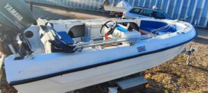 Motorový čln ANGELO MOLINARI 410 s motorom YAMAHA F25 + príves – Obrázok 5
